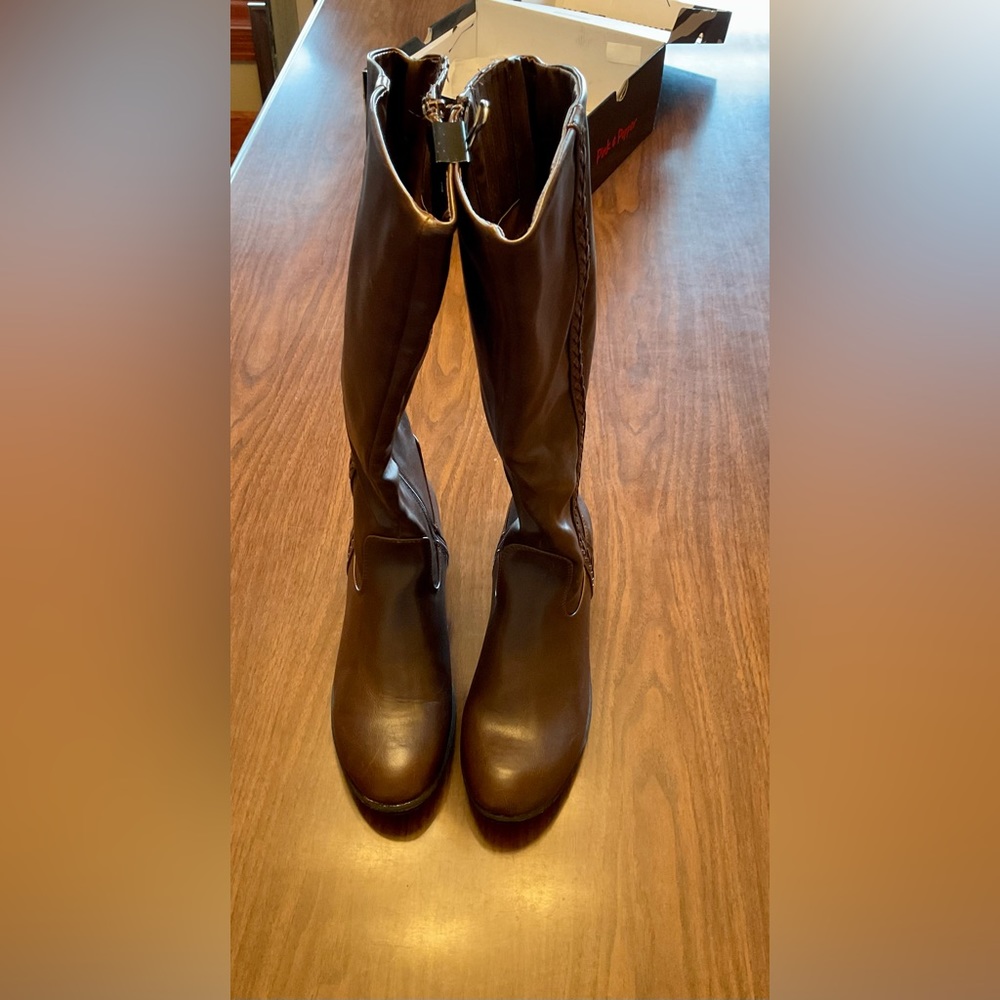 Brown wide calf dress boot with braid trim size 9.5.  Only worn twice - Picture 3 of 14